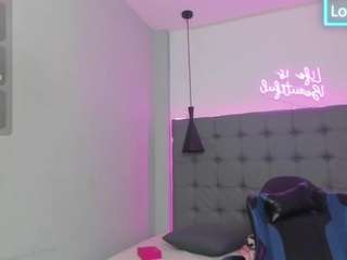 scarletcherry18 webcam