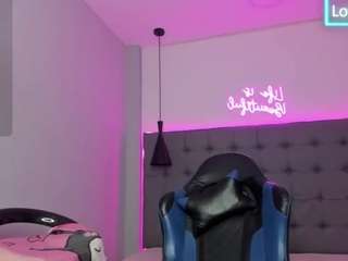 scarletcherry18 webcam