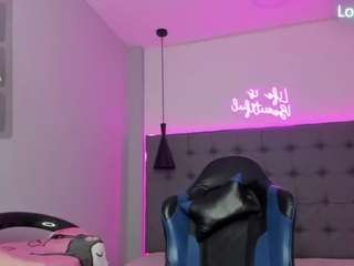 scarletcherry18 webcam