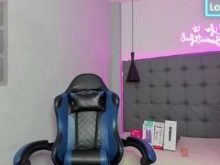 scarletcherry18