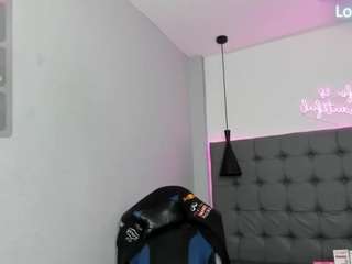 scarletcherry18
