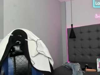 scarletcherry18