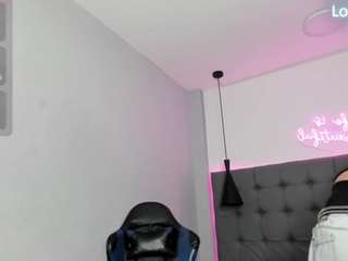 scarletcherry18