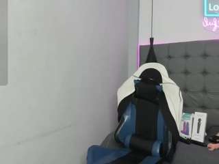 scarletcherry18
