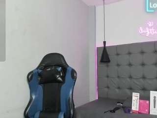 scarletcherry18