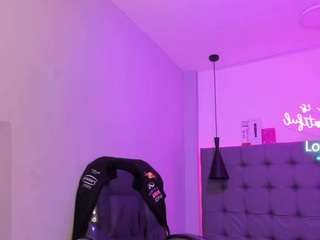scarletcherry18