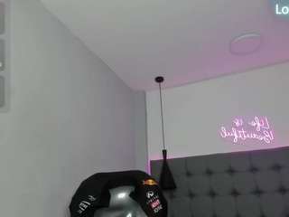 scarletcherry18