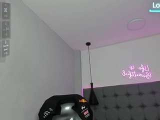 scarletcherry18
