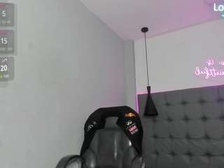 scarletcherry18