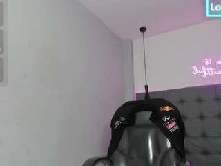 scarletcherry18