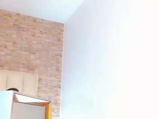 adrianawhiteperv... Live Webcam on CamSoda