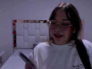 aliciawhite-nt's CamSoda show and profile