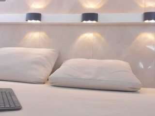 Live webcam model dalhia-juicy on Soda Cams