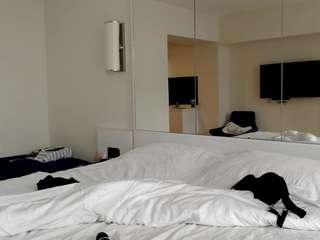 lillbloom's CamSoda show and profile