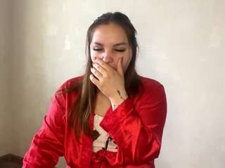 Live webcam model madalenesvehla on Soda Cams