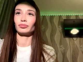 Live webcam model mahaliaerholm on Soda Cams