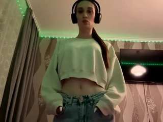 Live webcam model mahaliaerholm on Soda Cams