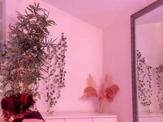 Live webcam model mira0-0 on Soda Cams