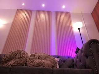 Live cam show with Nana-snow