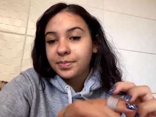 yvettebiser Live Webcam on CamSoda