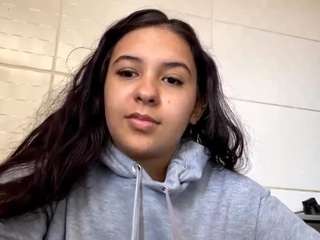 yvettebiser Live Webcam on CamSoda