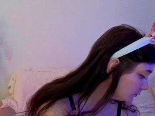 Live cam show with AudryRupert