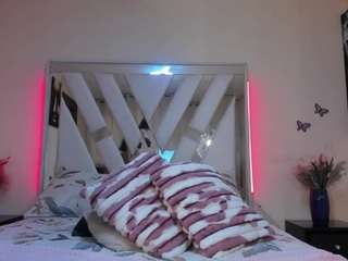 Live webcam model candy-skyy on Soda Cams