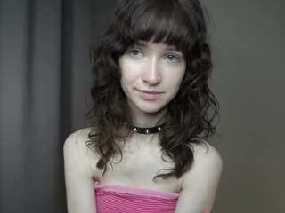 Live webcam model gladisbelousson on Soda Cams