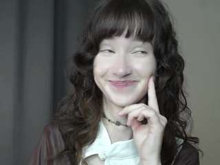 Live webcam model gladisbelousson on Soda Cams