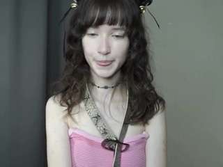 Live webcam model gladisbelousson on Soda Cams