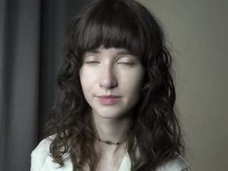 Live webcam model gladisbelousson on Soda Cams