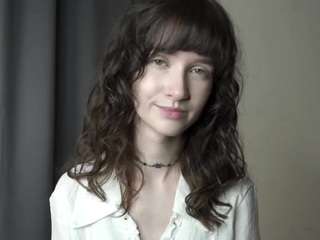 Live webcam model gladisbelousson on Soda Cams