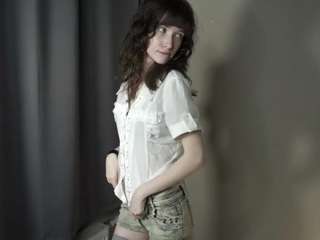 Live webcam model gladisbelousson on Soda Cams