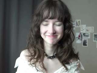 gladisbelousson Live Webcam on CamSoda