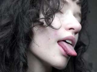 gladisbelousson Sex Cam Show