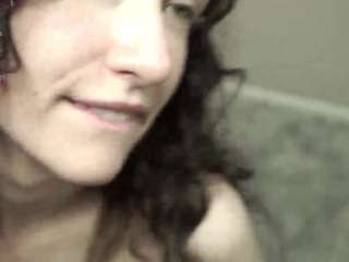 gladisbelousson live webcam show