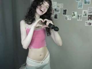 gladisbelousson live webcam show