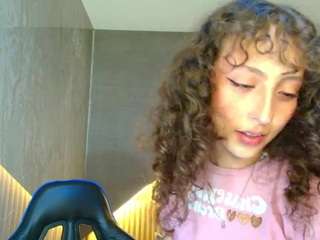 isaa-r Live Webcam on CamSoda