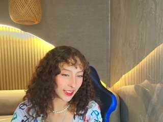 Live webcam model isaa-r on Soda Cams