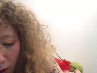 Live webcam model maevebabexo on Soda Cams