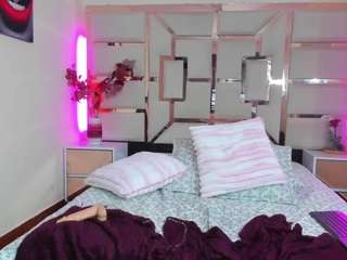 nesli-hann Live Webcam on CamSoda