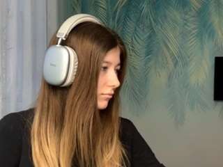 Live webcam model cassidykaumans on Soda Cams