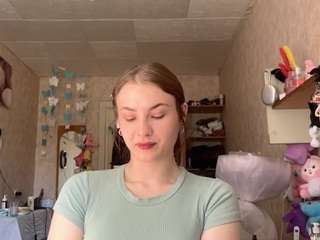 Jeanninesessin's cam show statistics and live stream
