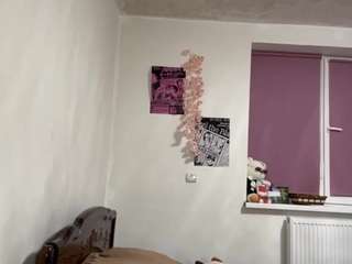 Live webcam model raymondlary on Soda Cams