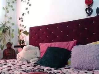 Saraanova live webcam show