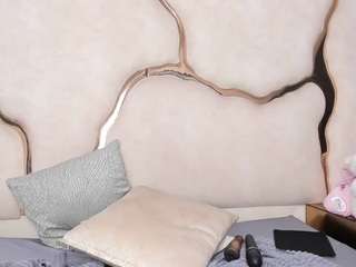 zayrastorm's CamSoda show and profile