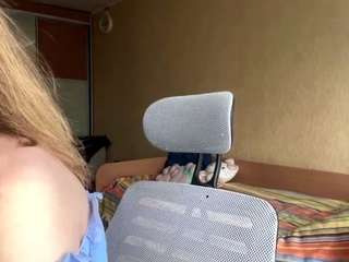 Live webcam model earnestinekarlgaard on Soda Cams