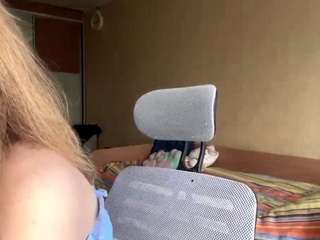 Live webcam model earnestinekarlgaard on Soda Cams
