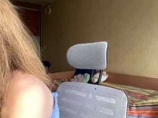 Live webcam model earnestinekarlgaard on Soda Cams