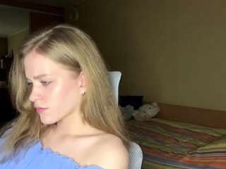 Live webcam model earnestinekarlgaard on Soda Cams